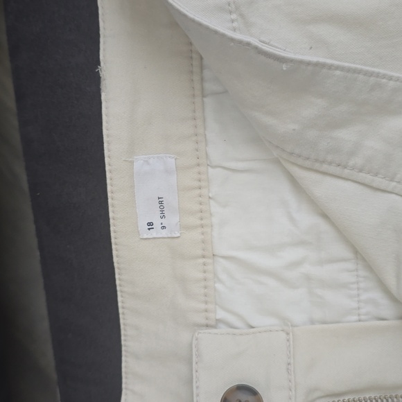 Gap Bermuda shorts NWT - Picture 2 of 5